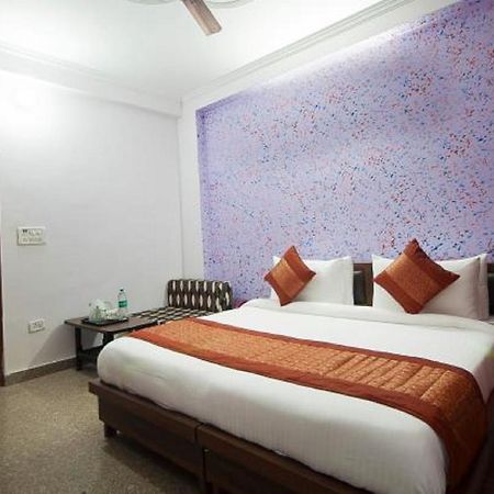 Airport Hotel Green Heights Új-Delhi Kültér fotó