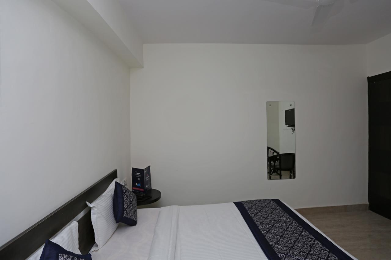 Airport Hotel Green Heights Új-Delhi Kültér fotó