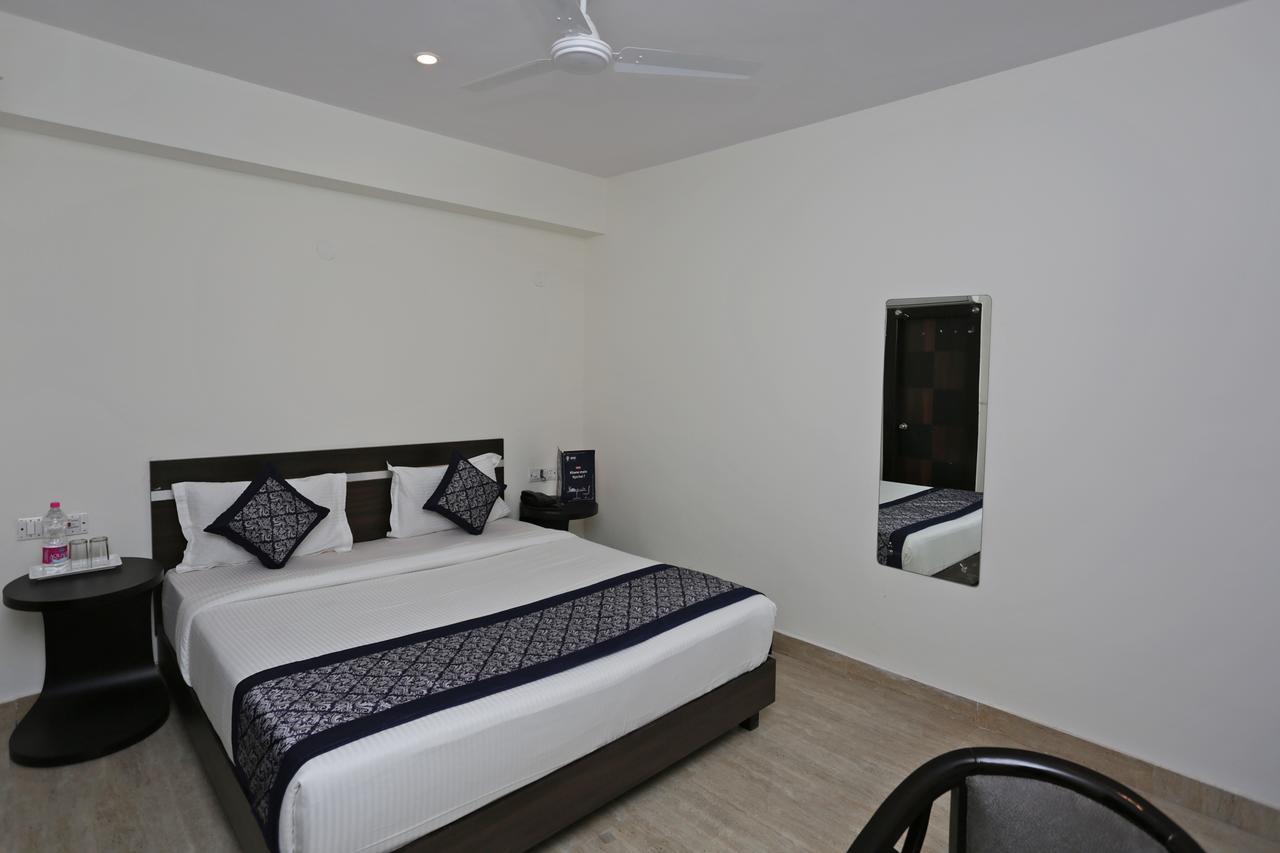 Airport Hotel Green Heights Új-Delhi Kültér fotó