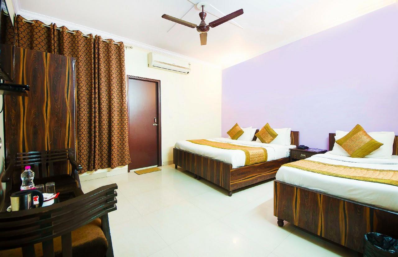 Airport Hotel Green Heights Új-Delhi Kültér fotó