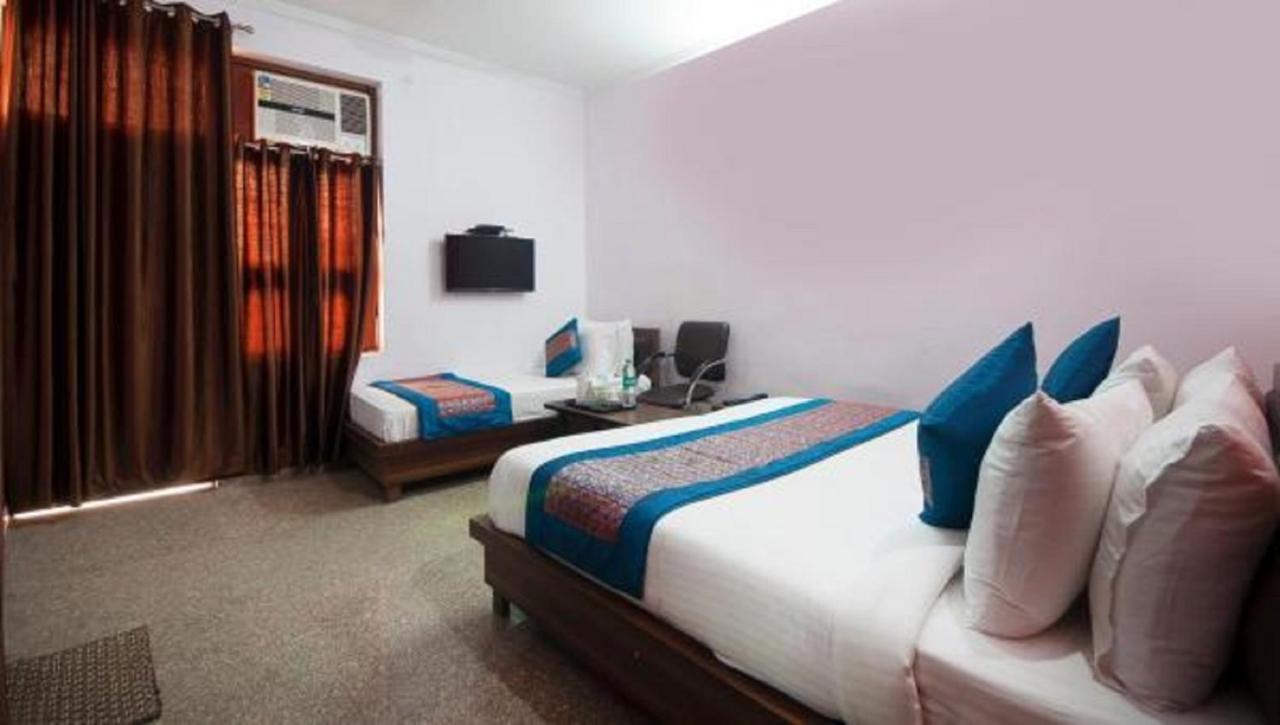 Airport Hotel Green Heights Új-Delhi Kültér fotó